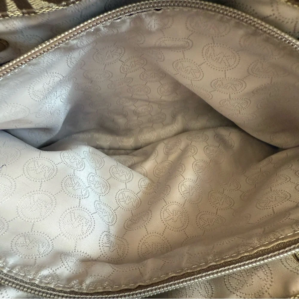 Michael Kors Tote Bag Great Condition - Picture 12 of 13